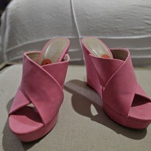 Pink wedges